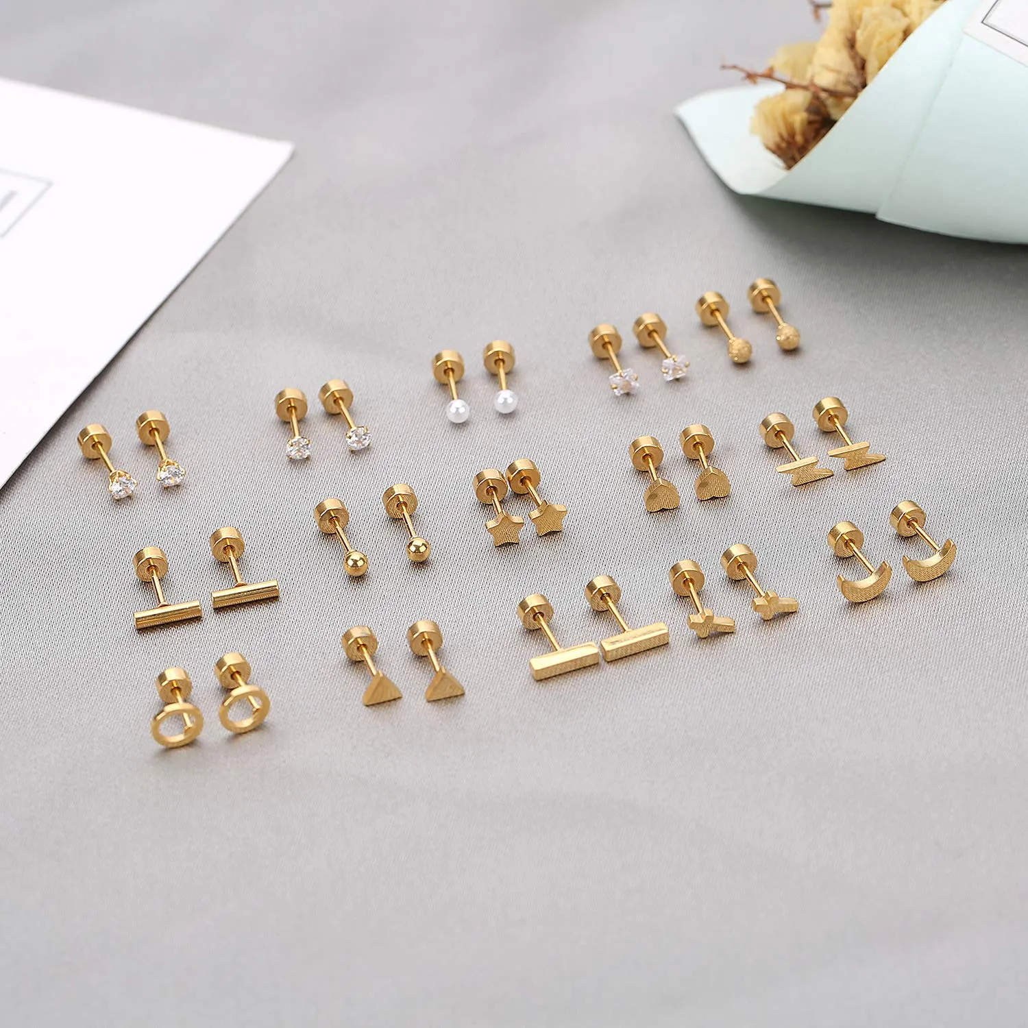 18 Pairs Tiny Cartilage Stud Earrings Set for Women Men Star Triangle Moon Heart Disc Ball CZ Small Screwback Flat Back Stud Earrings Stainless Steel Geometric Barbell Flatback Earrings Piercing Set Golden-tone