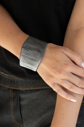 Hot Wired Wonder - Black