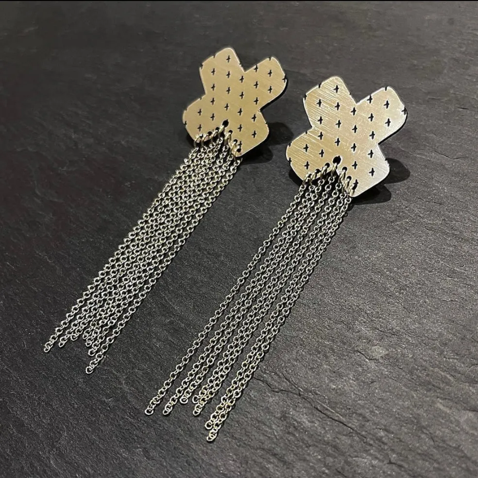 Kisses and Kinks Stud Earrings - Silver