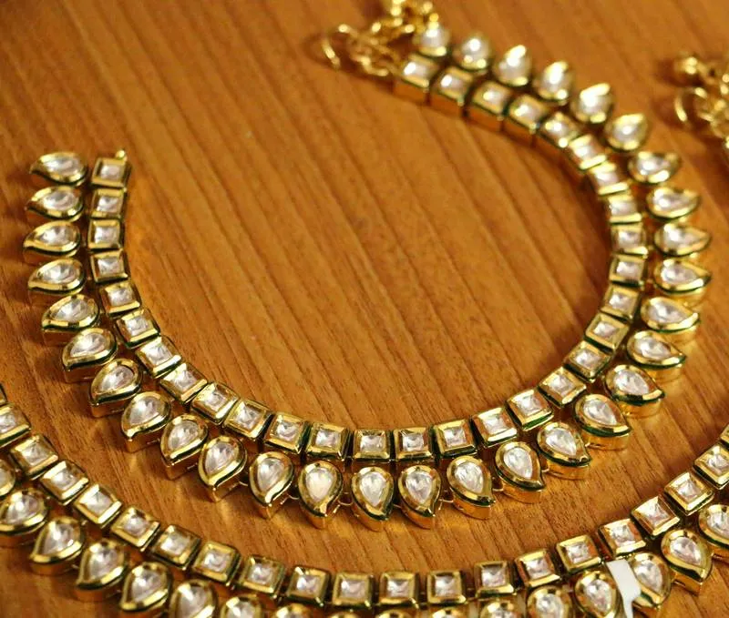 KUNDAN POLKI & PAISLEY MEENAKARI GOLD PLATED ANKLETS