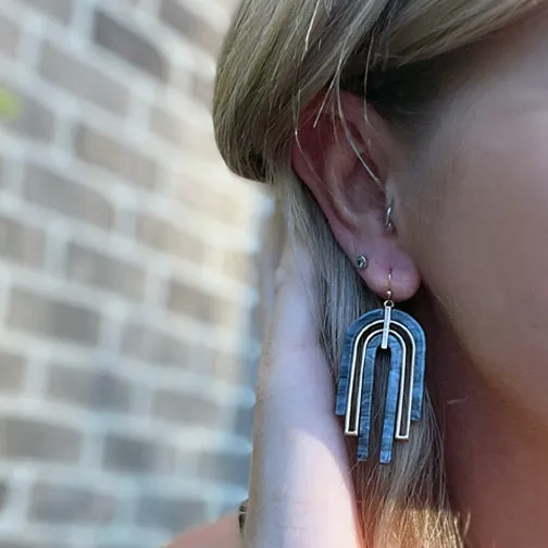 Slate Gray Swirled U-Shape Gold Geometric Earrings